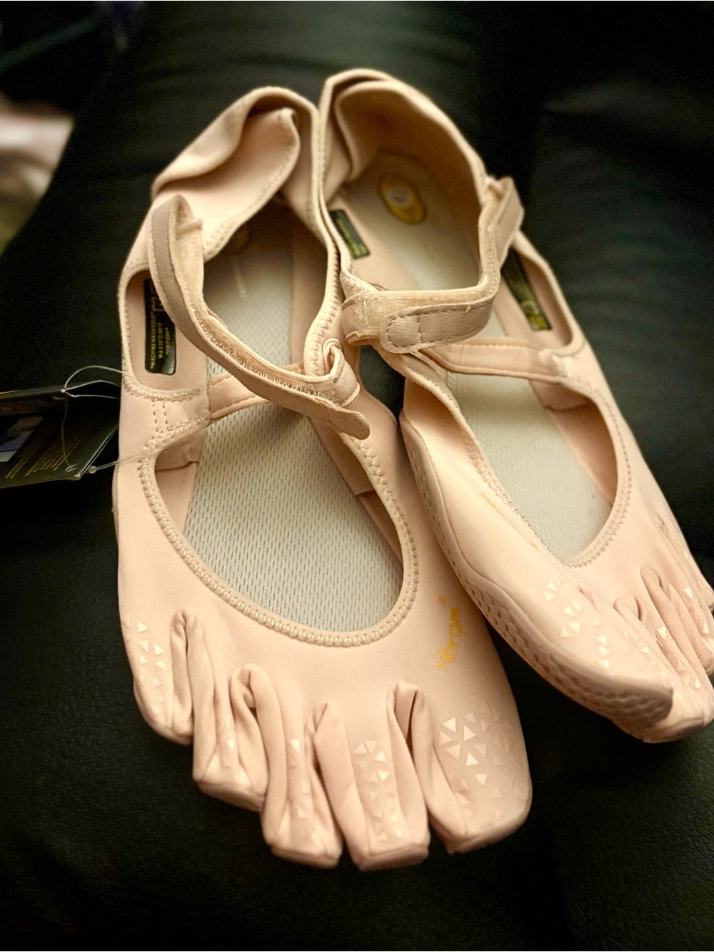Vibram Five Toe Women’s Shoes size 8.5